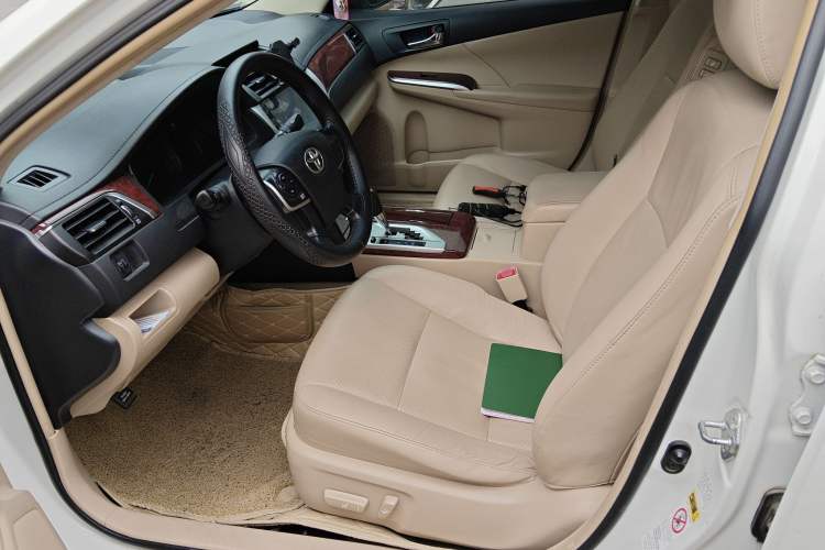 Used Toyota Camry 2013 2.0G Comfort Edition
