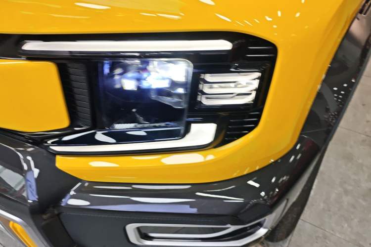 Used Deepal G318 2025 Worry-Free Cross-Country Edition Four-Wheel Drive Distant Mountains Version Left Front Headlight