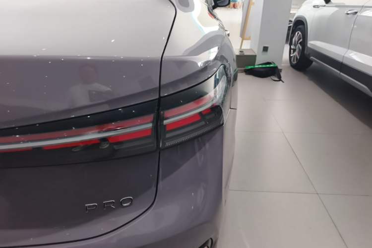 Used Volkswagen Passat 2025 Pro 380TSI Dragon Supreme Edition
