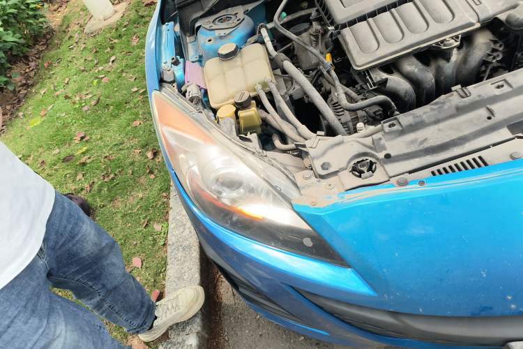 Used Mazda 3 2011 Sedan 1.6L Automatic Comfort Model Right Front Headlight