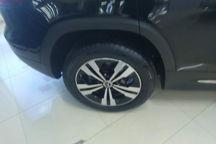 Used Mercedes-Benz GLB 2024 GLB 200 Dynamic Edition Right Rear Wheel Hub