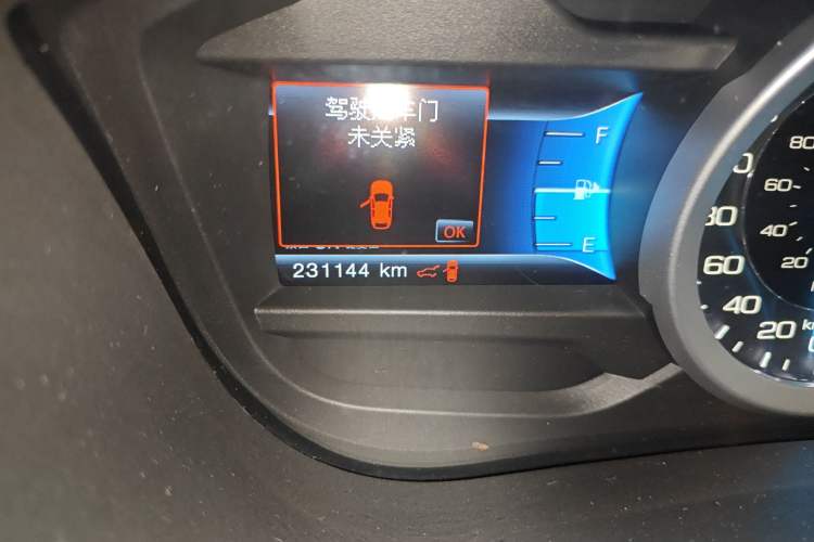 Used Ford Explorer 2013 3.5L Deluxe Model
