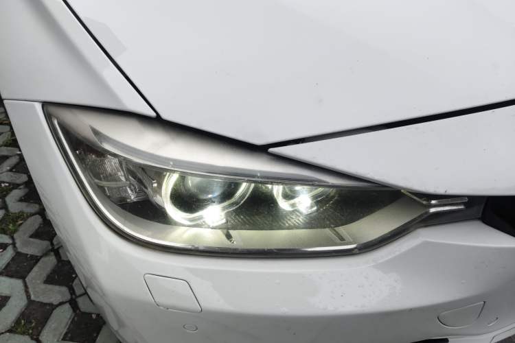 Used BMW 3 Series 2015 320i Fashion Model Right Front Headlight