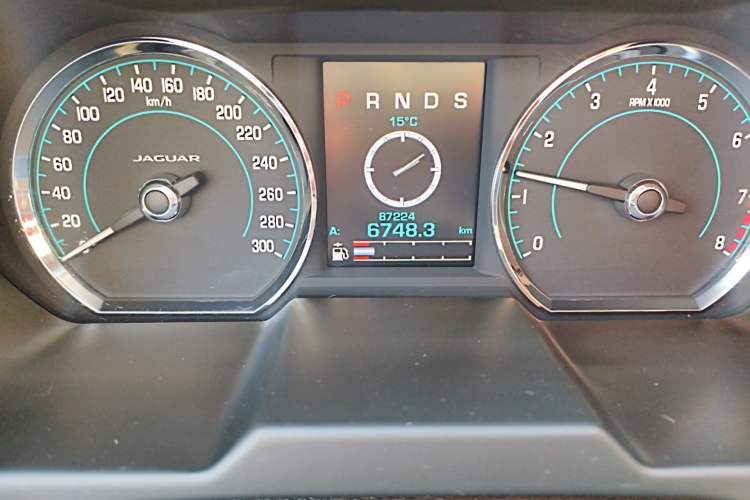 Used Jaguar XF 2015 XF 2.0T Luxury Edition Odometer Close Up