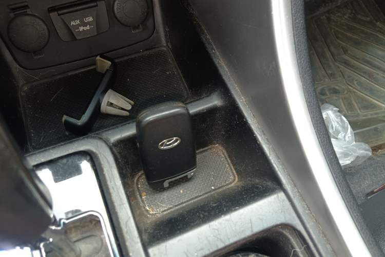 Used Hyundai Sonata 2011 2.0L Automatic Top-Grade Version
