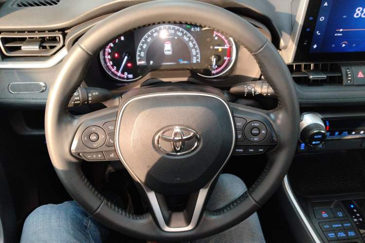 Used Toyota RAV4 2022 2.0L CVT 4x4 Style Plus Edition
