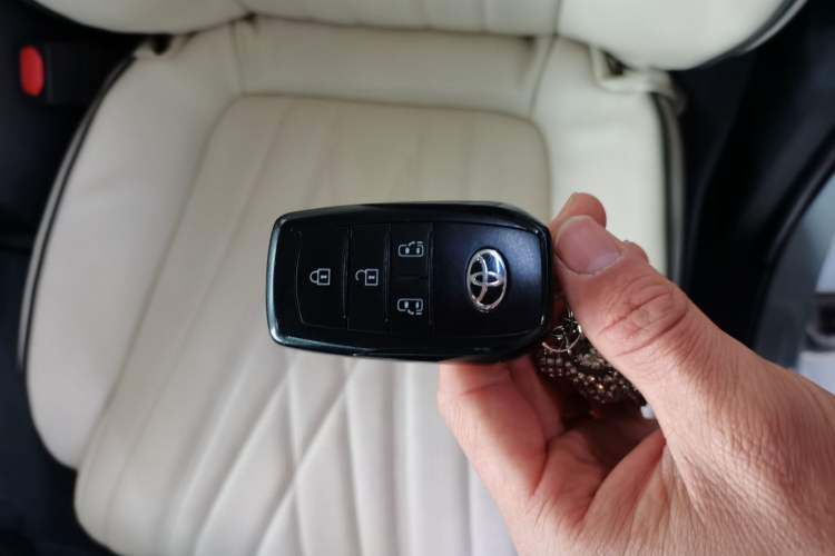 Used Toyota Sienna 2024 2.5L Hybrid Comfort Edition
