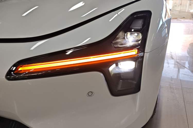 Used XPeng MONA M03 2025 600 with Ultra-Long Range Max Left Front Headlight