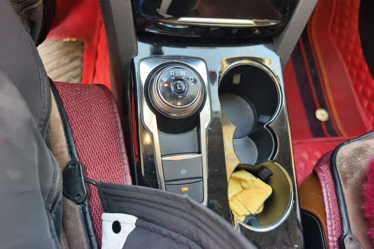 Used Ford Escape 2020 EcoBoost 245 Four-Wheel Drive Luxury Edition
