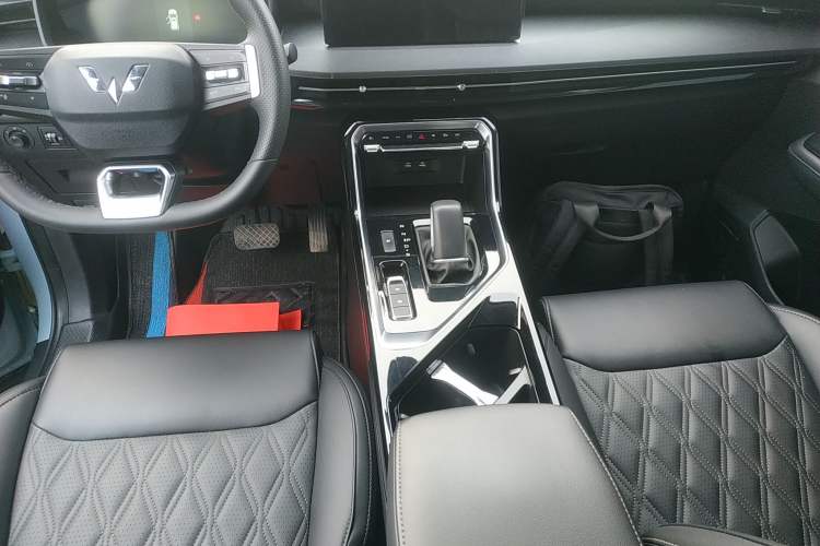 Used Wuling Asta 2022 2.0L DHT Electric-Speed Version