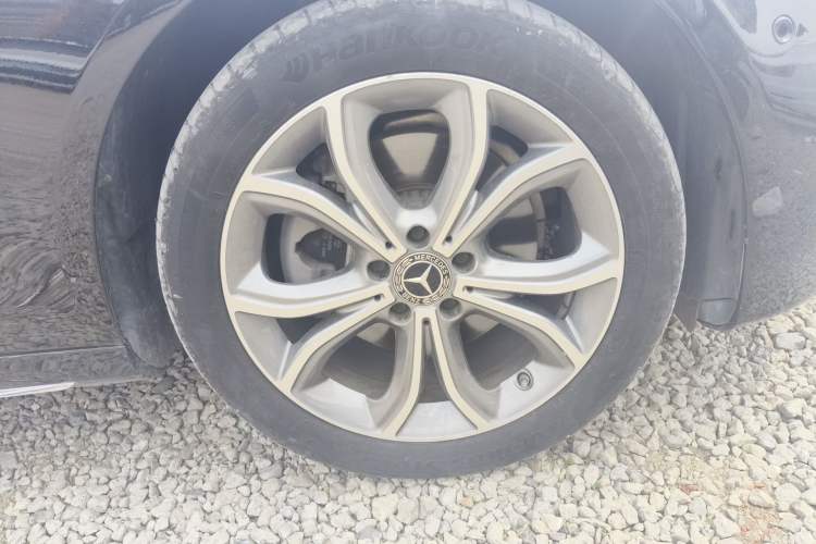 Used Mercedes-Benz E-Class 2021 E 300 L Sport Premium Edition Right Front Wheel Hub