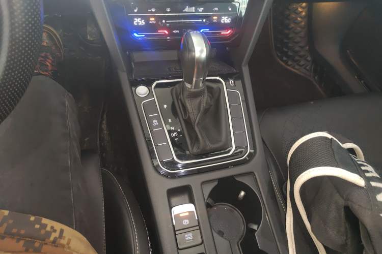 Used Volkswagen Magotan 2020 330TSI DSG Luxury Edition Gear Lever