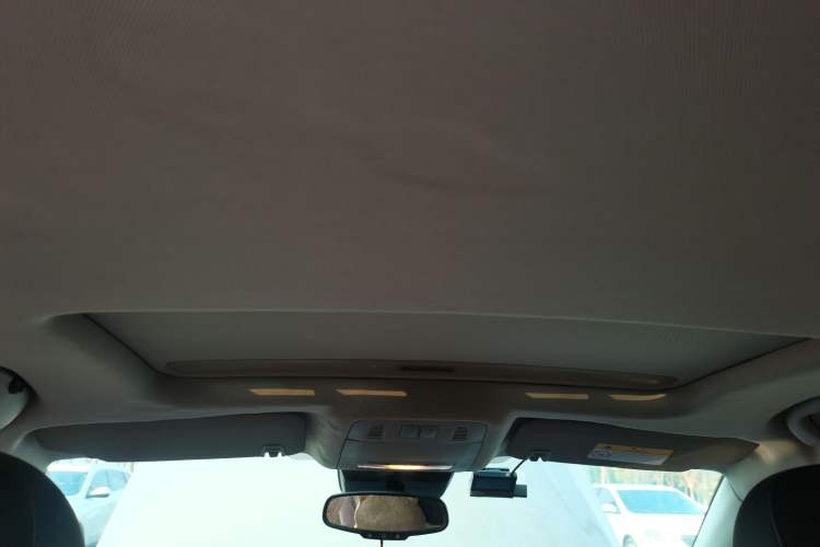 Used Buick Regal 2015 1.6T Elite Tech Model Headliner