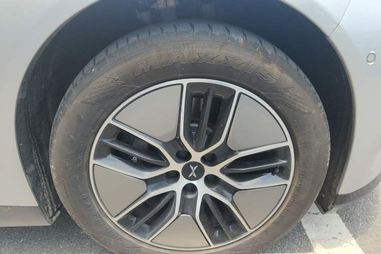 Used XPeng P7 2023 P7i 702 Pro Right Front Wheel Hub