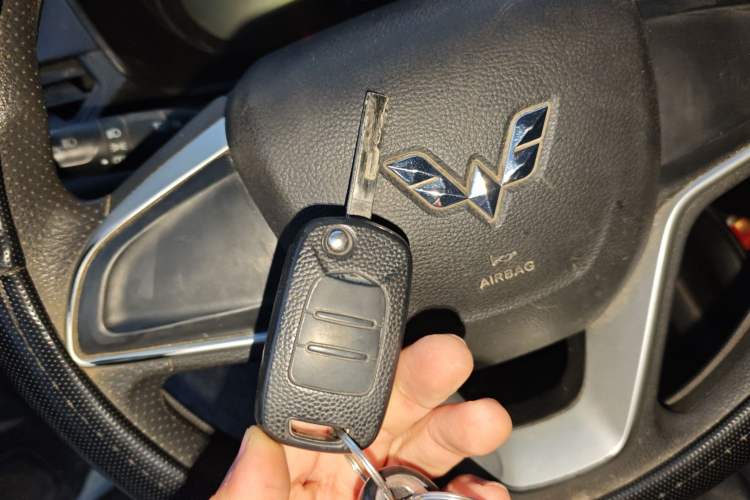 Used Wuling Hongguang S3 2018 1.5L Manual Comfort Model China V Standard
