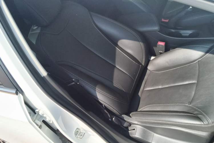 Used Buick Excelle GX 2019 18T Automatic Connected Elite Model China V Standard Right Front Seat