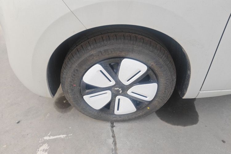 Used Wuling Hongguang MINIEV 2025 Four-Door Version Advanced Edition Left Front Wheel Hub