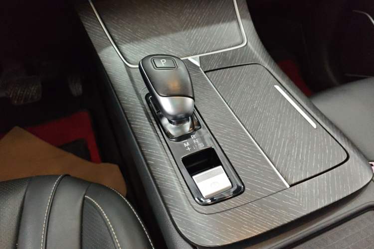 Used Venucia V 2021 260T Top-Tier Version Gear Lever