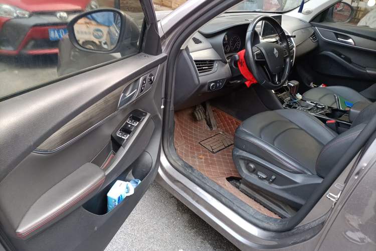 Used BORGWARD BX5 2017 20TGDI Automatic Two-Wheel Drive Pioneer Edition Driver Seat