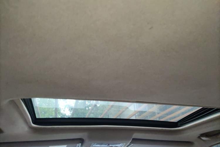 Used Toyota Highlander 2009 2.7L Two-Wheel Drive 7-Seater Supreme Edition Headliner