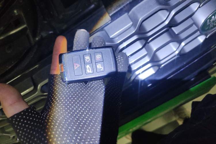 Used Land Rover Discovery Sport 2021 249 PS R-Dynamic SE Performance Tech Edition 5 Seats Interior 1