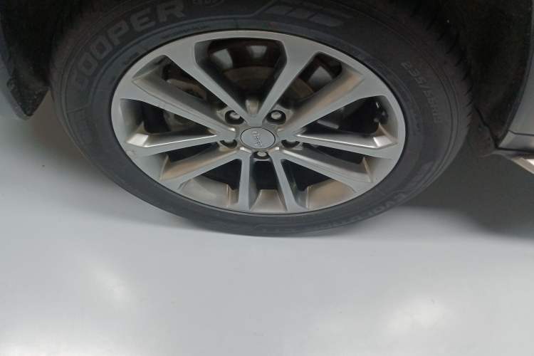 Used Jeep Grand Commander 2018 2.0T Four-Wheel Drive Premium Navigation Version China V
