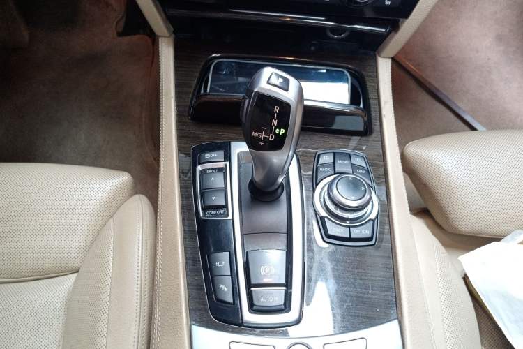 Used BMW 7 Series 2009 740Li Luxury Model Gear Lever