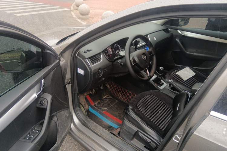 Used Skoda Octavia 2017 1.6L Manual Trend Edition Driver Seat