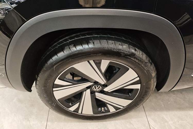 Used Volkswagen Teramont X 2024 380TSI All-Wheel Drive Longyao Edition Right Rear Wheel Hub