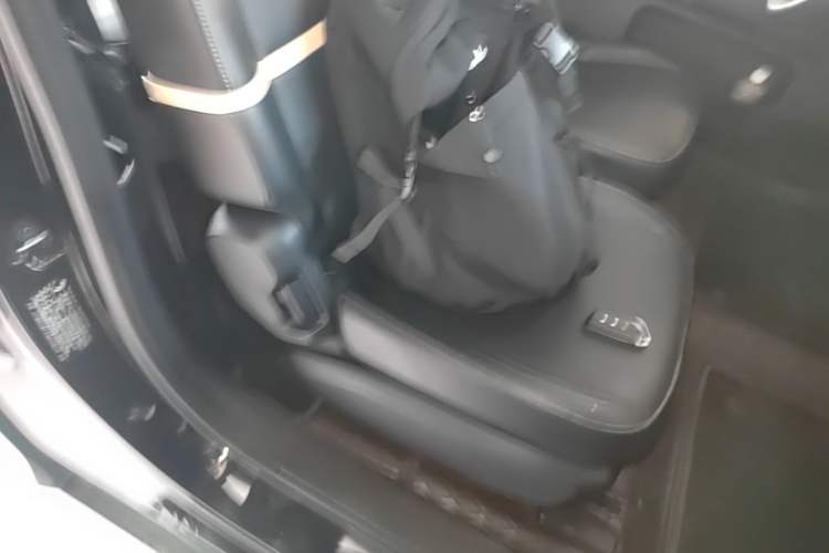 Used Baojun KiWi EV 2021 Artist Model Lithium Iron Phosphate
