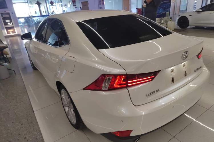 Used Lexus IS 2015 200T Fēngshàng Edition