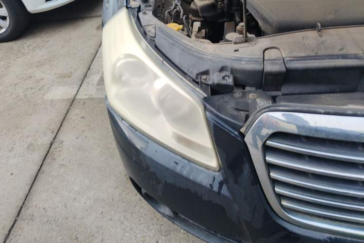 Used Bestune B70 2011 2.0L Automatic Fashion Version Right Front Headlight