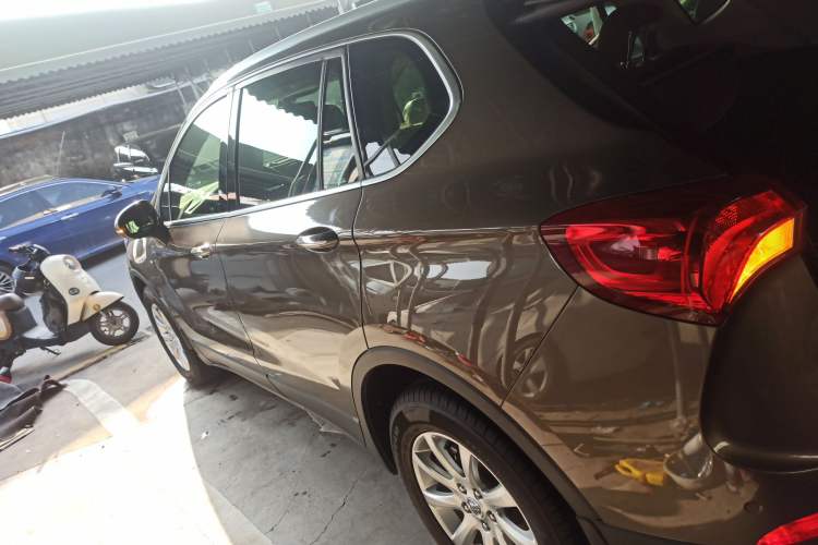 Used Buick Envision 2018 20T Two-Wheel Drive Luxury Model
