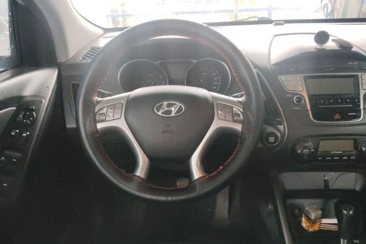 Used Hyundai ix35 2012 2.0L Automatic Two-Wheel Drive Elite Edition GLS Steering Wheel