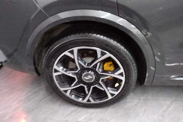 Used Li Auto L8 2023 Pro Model
