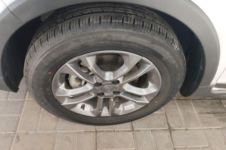 Used Geely Auto Vision X3 2020 1.5L CVT Luxury Model Left Front Wheel Hub