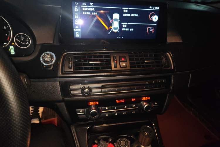 Used BMW 5 Series 2011 523Li Leading Model Audio And AC Panel