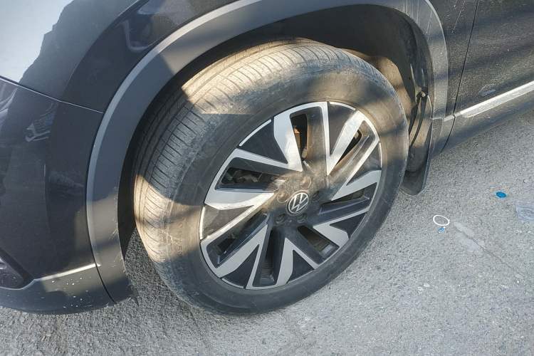 Used Volkswagen Tayron 2024 300TSI Two-Wheel-Drive Luxury Plus Advanced Version Left Front Wheel Hub