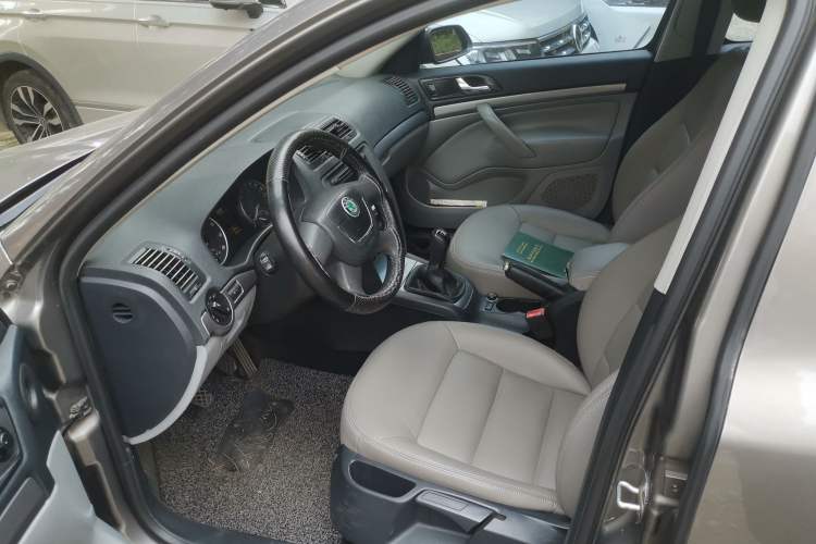 Used Skoda Octavia 2012 1.6L Manual Yijun Edition

