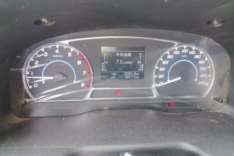 Used JMC Transit 2019 2.8T Commercial Version Short Wheelbase Mid-Roof 3-Seater China VI Standard JX493