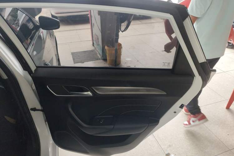 Used Roewe i6 2020 PLUS 1.6L CVT 4G Connected Glory Flagship Edition