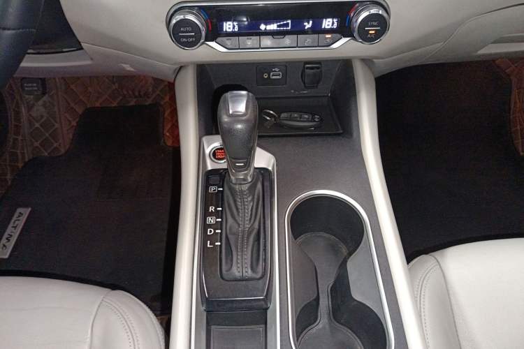 Used Nissan Teana 2019 2.0L XL Comfort Edition Gear Lever