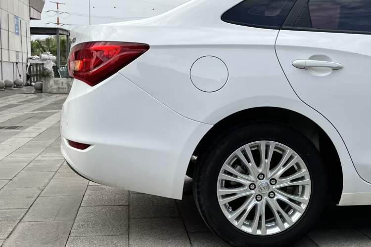 Used Buick GT 2017 15N Manual Elite Version Right Rear Wheel Hub