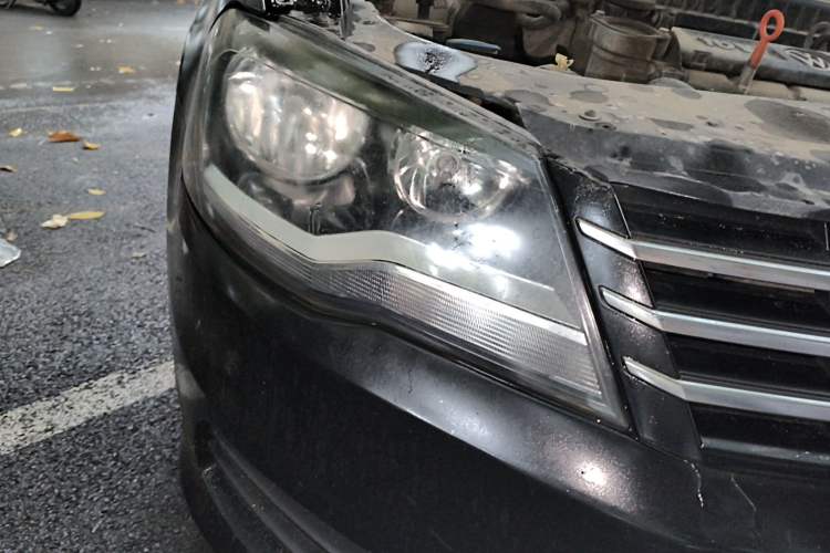 Used Volkswagen Bora 2013 1.6L Manual Fashion Edition Right Front Headlight