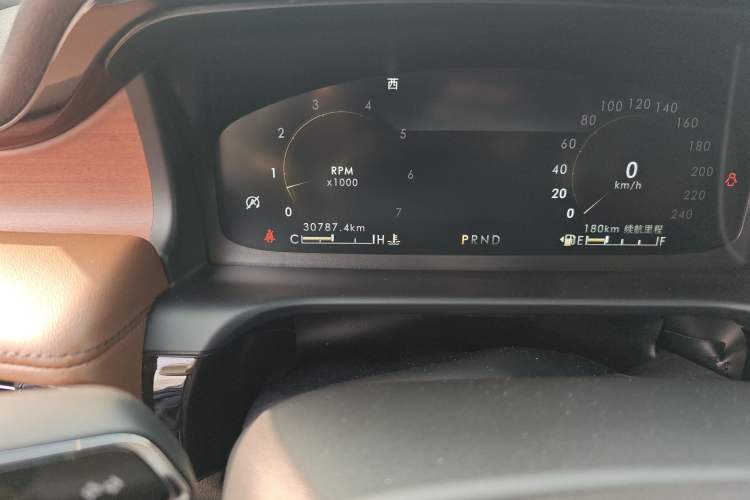 Used Lincoln Aviator 2020 3.0T V6 All-Wheel Drive Executive Version Odometer Close Up