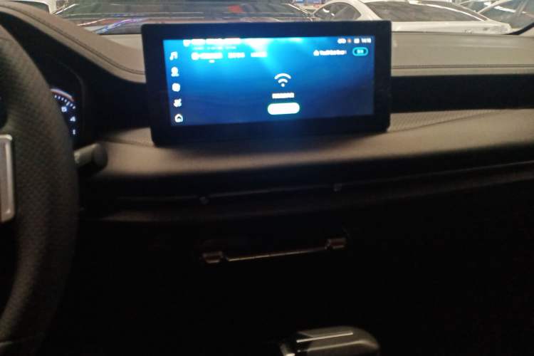 Used Wuling Jiachen 2022 1.5T CVT Deluxe Flagship Edition Audio And AC Panel