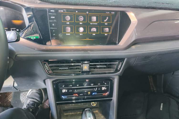 Used Volkswagen Tharu 2022 280TSI Two-Wheel-Drive Luxury Edition
