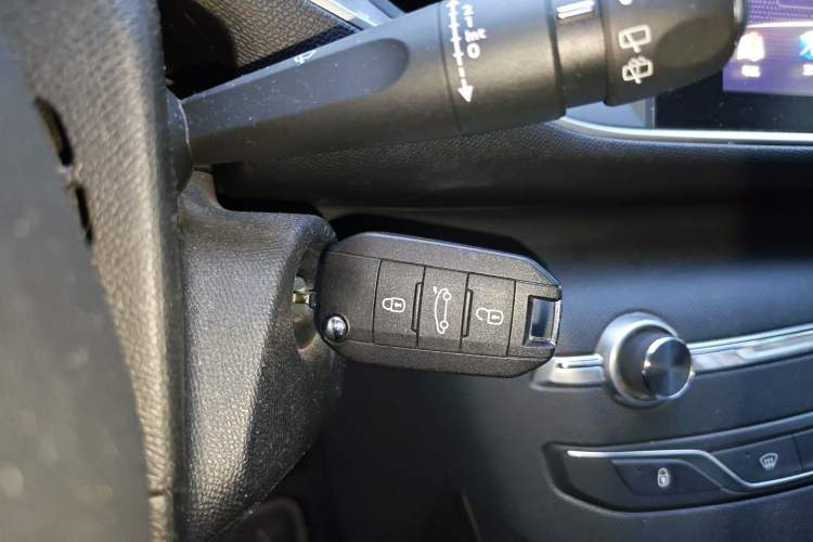 Used Peugeot 308S 2015 1.2T Automatic Jingchi Edition
