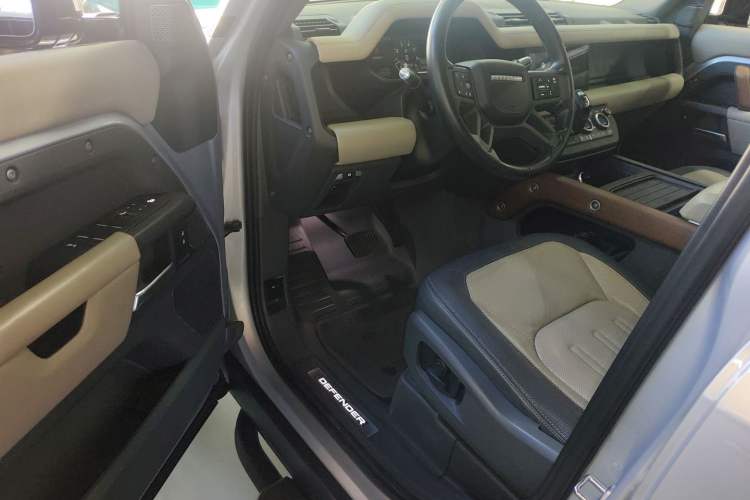 Used Land Rover Defender 2021 110 P400 X-DYNAMIC HSE Driver Seat