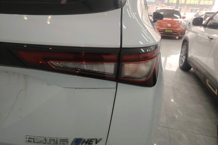 Used Wuling Asta 2022 2.0L DHT Electric-Speed Version